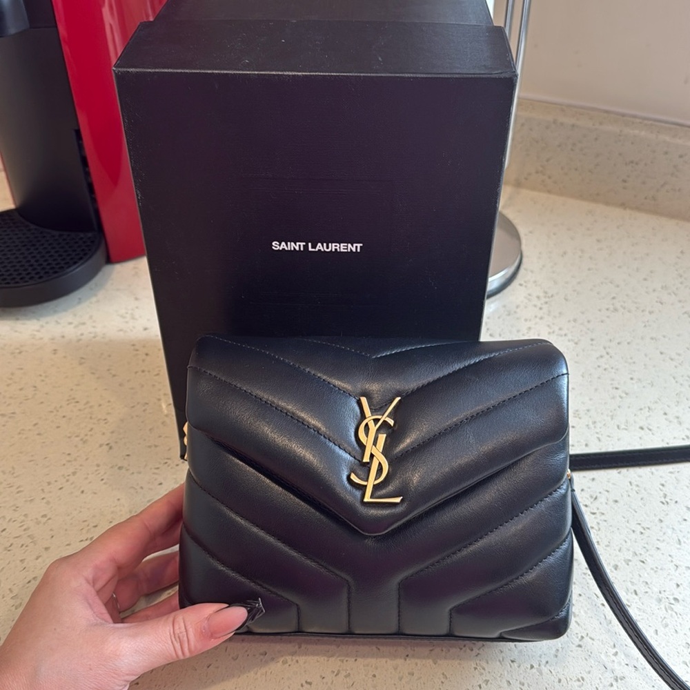 Saint Laurent

Mini Loulou Matelassé Leather Shoulder Bag